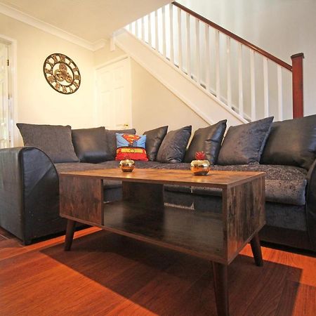 The Barwoods - Modern Spacious Home In Chester - Parking מראה חיצוני תמונה