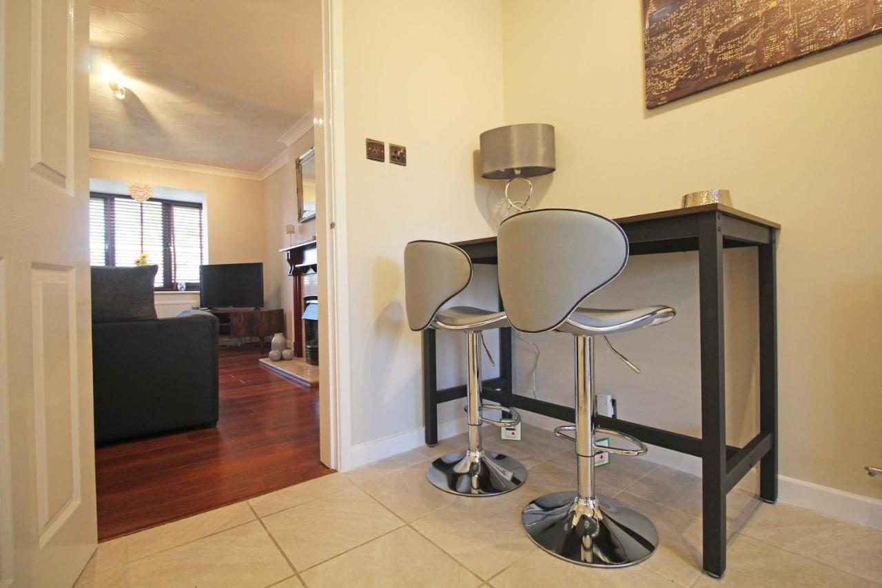The Barwoods - Modern Spacious Home In Chester - Parking מראה חיצוני תמונה