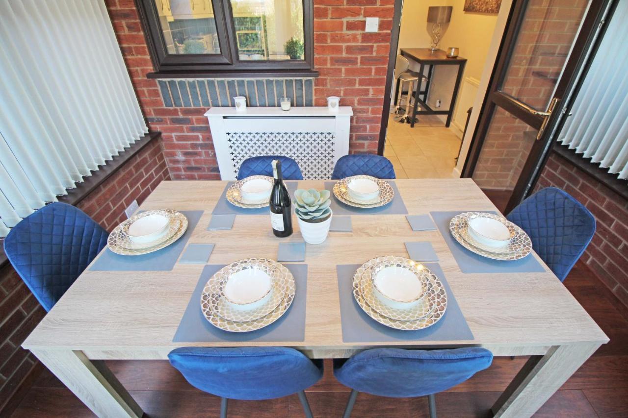 The Barwoods - Modern Spacious Home In Chester - Parking מראה חיצוני תמונה