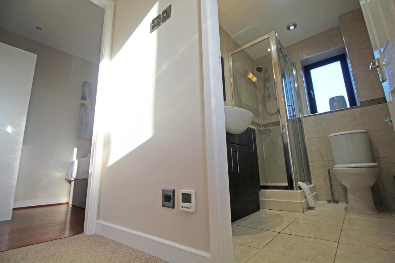 The Barwoods - Modern Spacious Home In Chester - Parking מראה חיצוני תמונה
