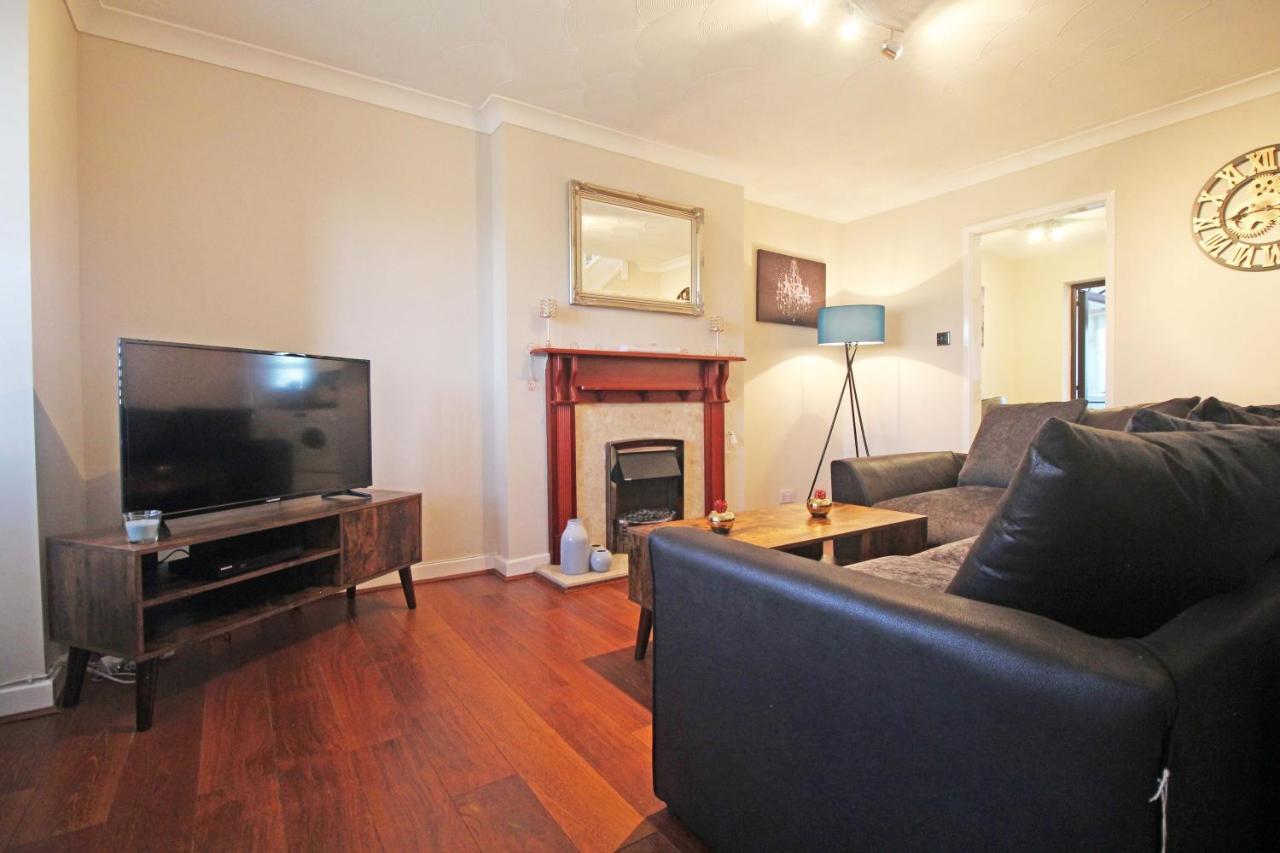 The Barwoods - Modern Spacious Home In Chester - Parking מראה חיצוני תמונה