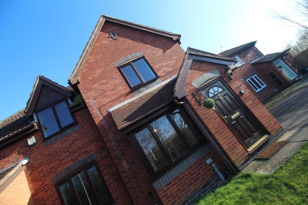 The Barwoods - Modern Spacious Home In Chester - Parking מראה חיצוני תמונה