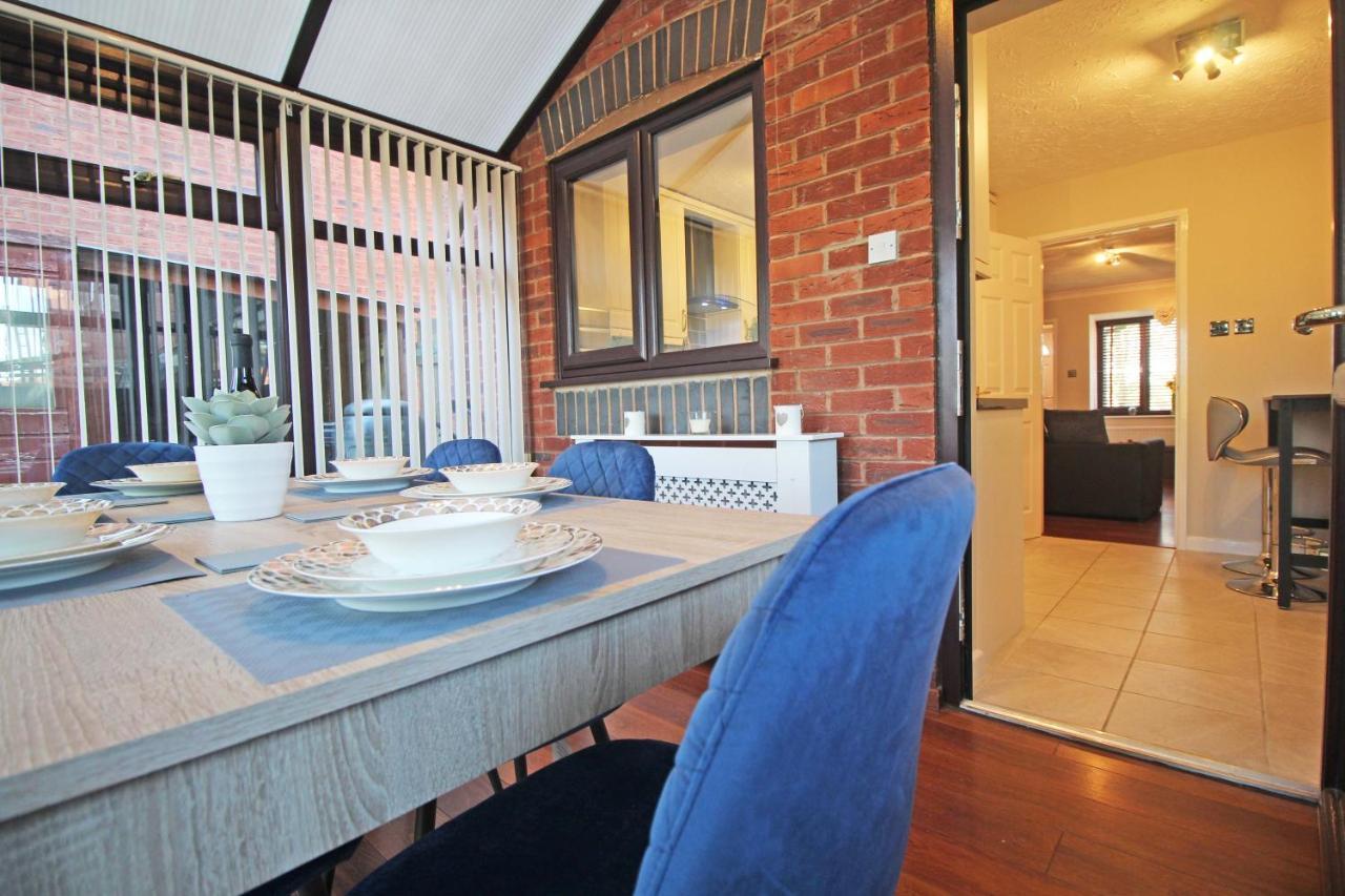 The Barwoods - Modern Spacious Home In Chester - Parking מראה חיצוני תמונה