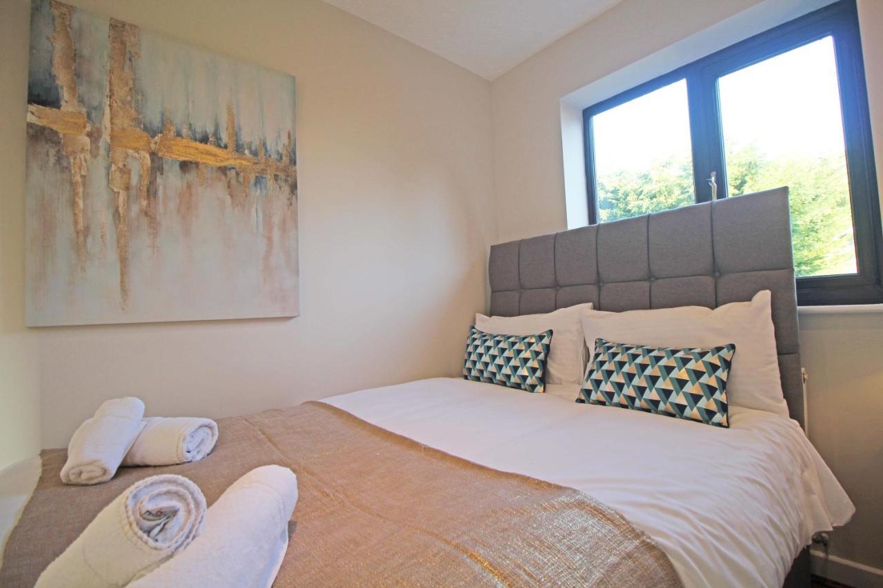 The Barwoods - Modern Spacious Home In Chester - Parking מראה חיצוני תמונה