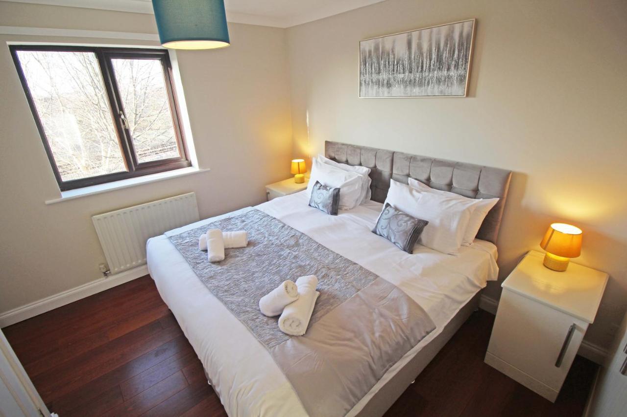 The Barwoods - Modern Spacious Home In Chester - Parking מראה חיצוני תמונה